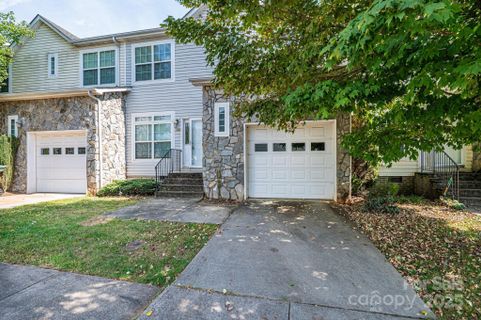 1494 Mulberry Ridge Drive sold home in Oak Ridge Townhomes, Newton, NC