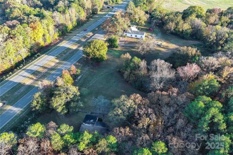 6993 Charlotte Highway