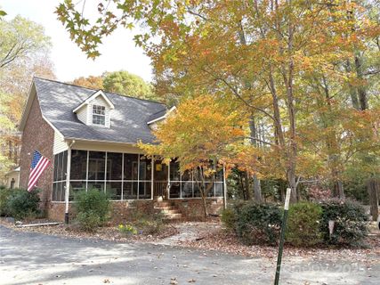 2895 Courtside Drive sold home in Woodland Hills, Lancaster, SC