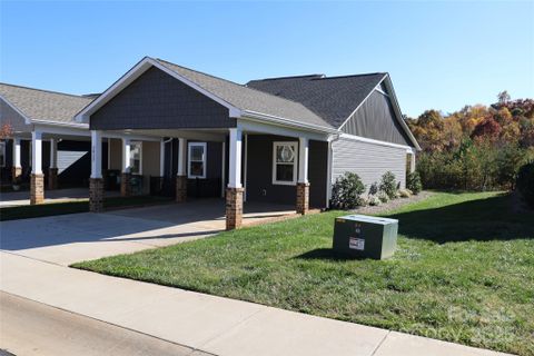 Homes in Sweetwater, Hickory