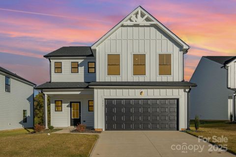 111 Silverwood Court sold home in Silverwood Court, Mooresville, NC