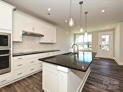 95 Seven Oaks Landing