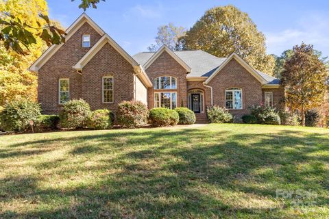 4228 Barbrick Street sold home in Edgewater, Sherrills Ford, NC