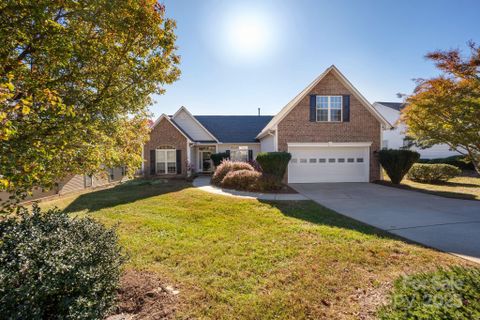 207 Farm Creek Drive sold home in Crowell Farms, Asheville, NC