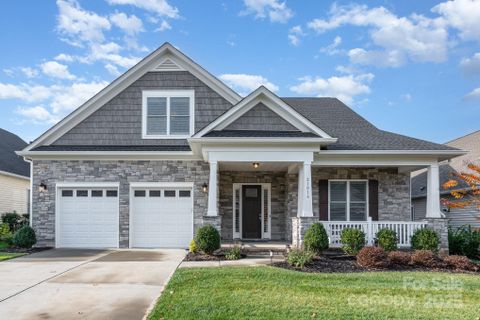 21016 Molly Harper Drive pending home in Baileys Glen, Cornelius, NC