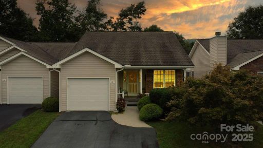 22 S Woodridge View Court sold home in Haywood Townes, Hendersonville, NC