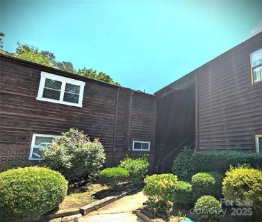 8021 Cedar Glen Drive