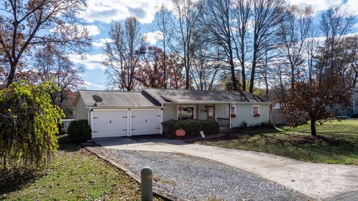 1553 Castell Lane