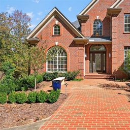 823 Inverness Circle