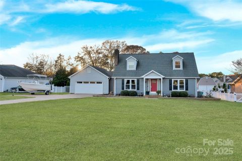 16917 Knoxwood Drive sold home in Knoxwood, Huntersville, NC