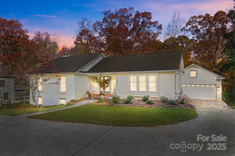 2912 Hinsdale Street sold home in Beverly Woods East, Charlotte, NC