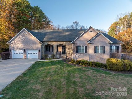 7522 Turnberry Lane sold home in Cowans Ford Country Club, Stanley, NC