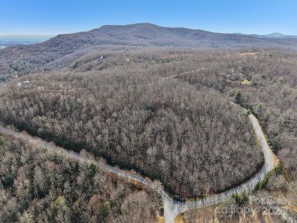 Mr 37r Panthertown Road active home in Lake Toxaway Estates, Lake Toxaway, NC