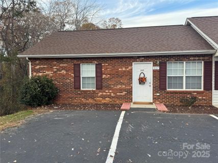 Homes in Mimosa Gardens, Hickory