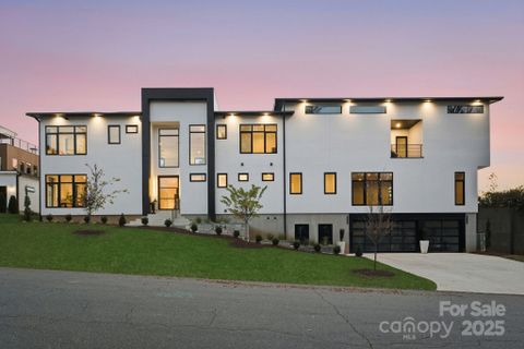 2804 Shenandoah Avenue