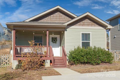 12 Lillie Farm Lane sold home in Lillie Farm Cove, Weaverville, NC