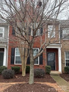 18478 W Catawba Avenue active home in Harborside Townhomes, Cornelius, NC