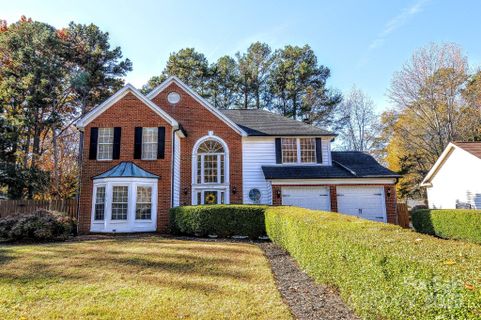 12112 Woodbend Drive sold home in Southwoods, Matthews, NC