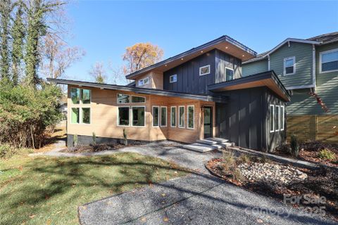 1007 Everett Place