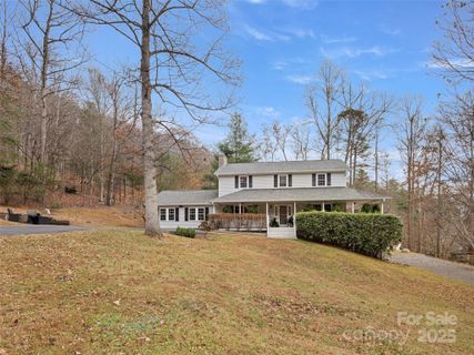 33 Ivy Cove Road sold home in Laurel Woods, Fairview, NC