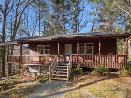 73 Top Of The Mountain Road sold home in Pisgah Shadows, Penrose, NC