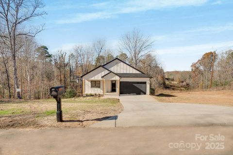 231 Tennessee Trail sold home in Gallagher Trails, Lincolnton, NC