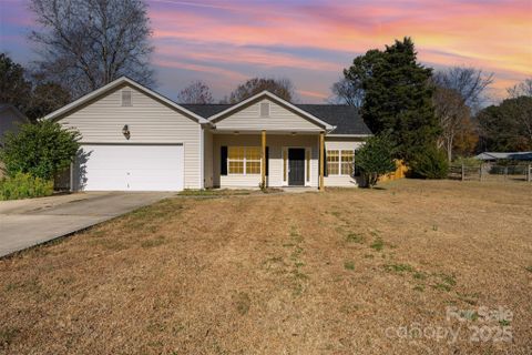 8517 Williamsburg Circle sold home in Westminster Park, Huntersville, NC