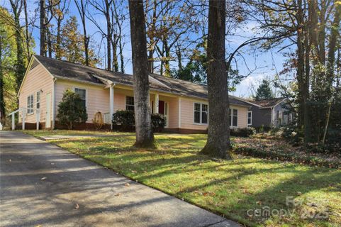 8239 Arrowsmith Lane sold home in Settlers Landing, Charlotte, NC