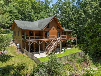 23 Jay Foster Way sold home in Winfield Cove, Saluda, NC