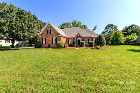 444 Cottonfield Circle sold home in Providence Acres, Waxhaw, NC
