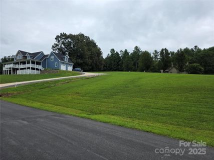 1020 Settlers Trail