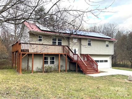 14 Spring Lake Drive sold home in Spring Lake, Fletcher, NC