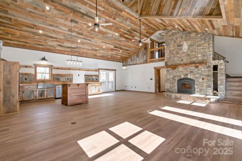 486 Hunter Lysik Way