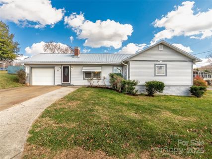 82 Morgan Street sold home in Greene Hills, Canton, NC