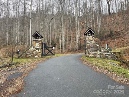 805 Sparkling Falls Road active home in Black Bear Falls, Whittier, NC