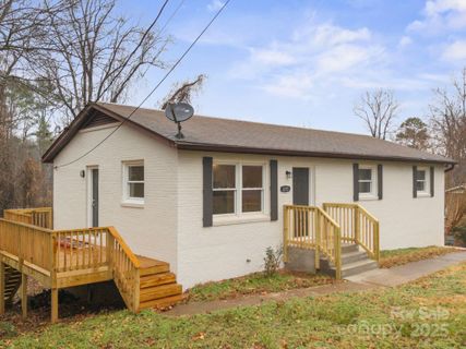 3272 Wilson Heights Drive sold home in Wilson Heights, Hildebran, NC