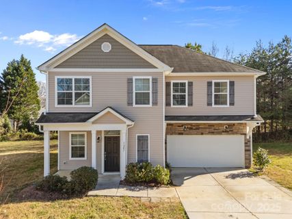1207 Oak Haven Drive active home in Oakview Commons, Salisbury, NC