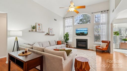 13308 Centerview Lane