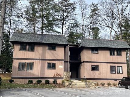 11 Lake Drive sold home in Laurel Park Villas, Laurel Park, NC