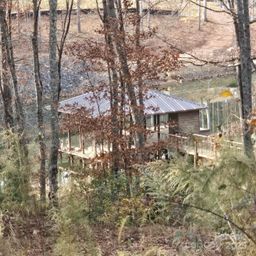 1096 Lake Vista Drive