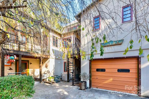 297 Hillside Street