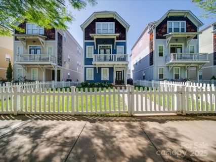 1916 Lela Avenue
