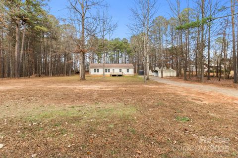 6706 Lineberger Road sold home in Mundy Acres, Denver, NC