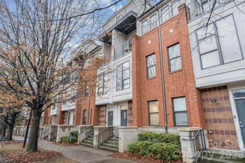 514 N Mcdowell Street
