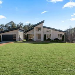 5733 Selkirk Drive