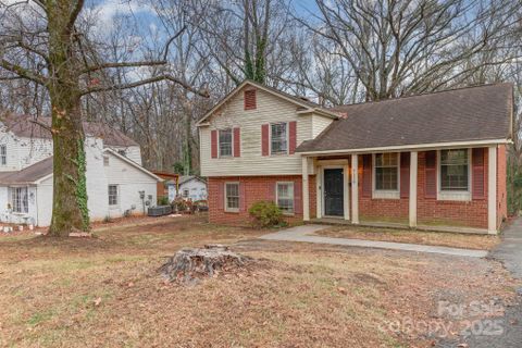7126 Covecreek Drive sold home in Eastbrook Woods, Charlotte, NC