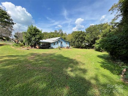 144 St Helena Drive