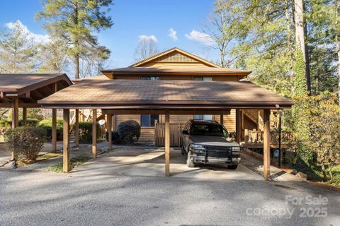 521 Courtwood Lane sold home in Willow Bend, Hendersonville, NC