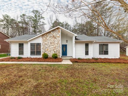 8436 Rittenhouse Circle sold home in High Timbers, Charlotte, NC