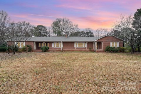 2503 Union Road sold home in Crestview, Gastonia, NC